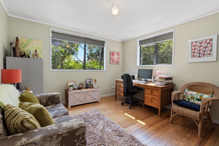 Photo of property in 18 Harbour View Road, Point Wells, Warkworth, 0986