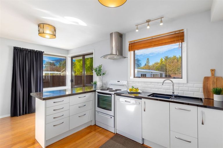 Photo of property in 6 Blossomdale Place, Bishopdale, Christchurch, 8053