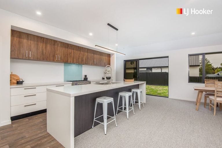 Photo of property in 44 Constitution Avenue, Milton, 9220