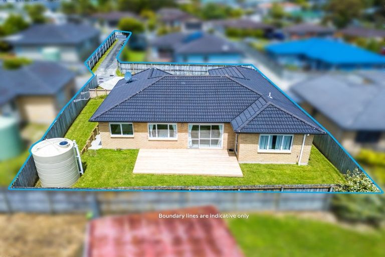 Photo of property in 5 Nirmal Place, Sunnyvale, Auckland, 0612
