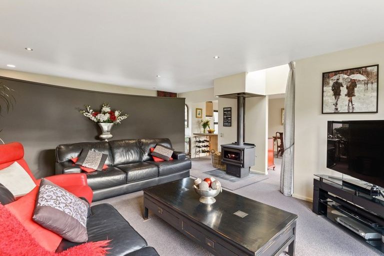 Photo of property in 14 Cam Place, Harewood, Christchurch, 8051