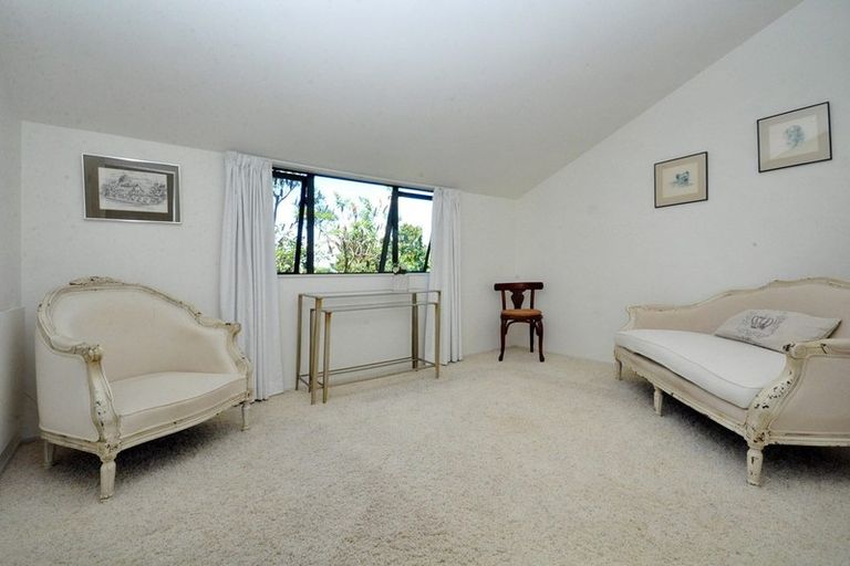 Photo of property in 1/8 Tui Glen Road, Birkenhead, Auckland, 0626