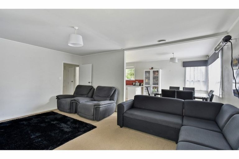 Photo of property in 3 Smedley Street, Manurewa, Auckland, 2102