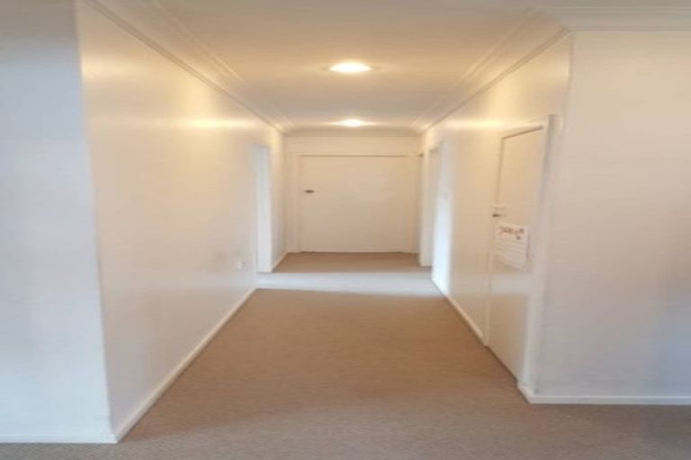 Photo of property in 22 Chilcott Road, Henderson, Auckland, 0612