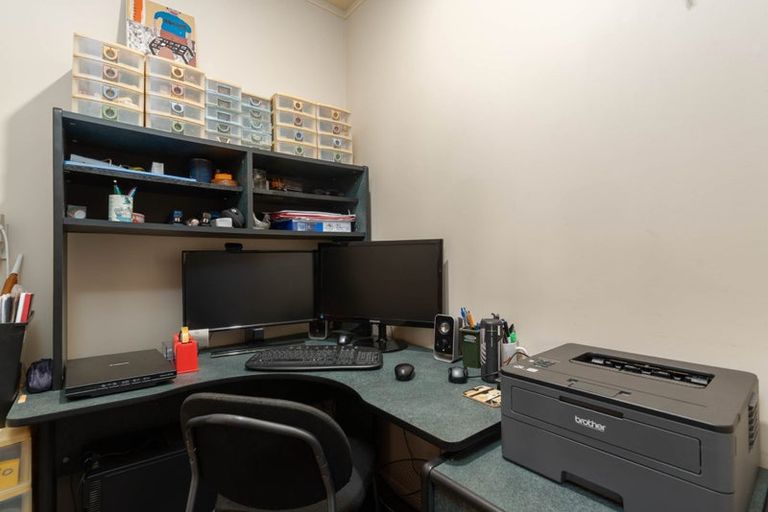 Photo of property in 9 Furneaux Grove, Whitby, Porirua, 5024