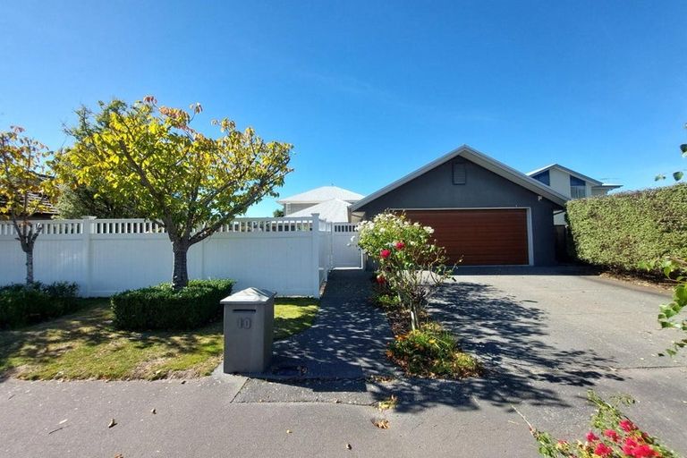 Photo of property in 10 Mcmahon Drive, Aidanfield, Christchurch, 8025