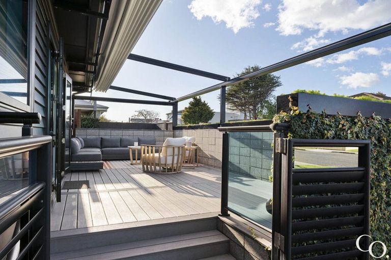 Photo of property in 48 Pitau Road, Mount Maunganui, 3116