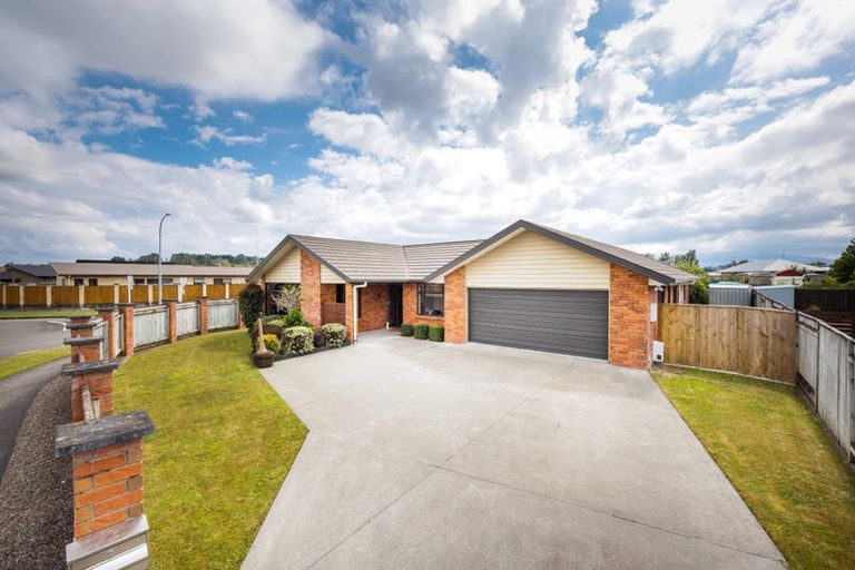 Photo of property in 78 Geneva Terrace, Kelvin Grove, Palmerston North, 4414