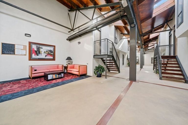 Photo of property in Metro Apartments, 12/220 Thorndon Quay, Pipitea, Wellington, 6011