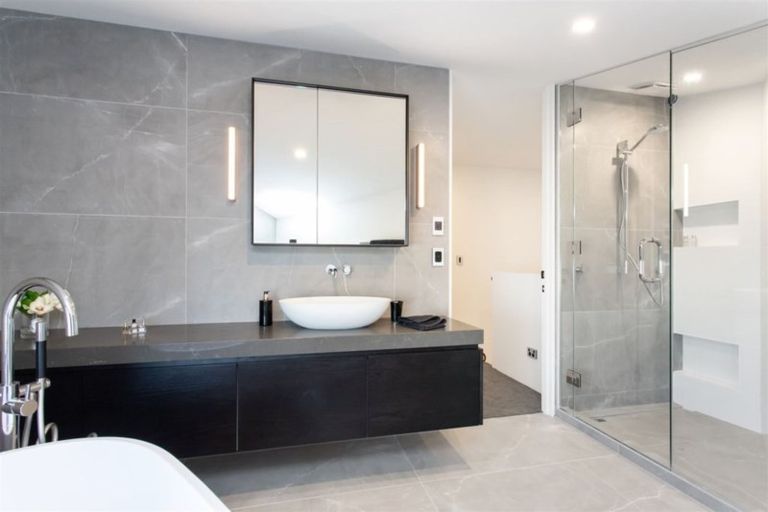 Photo of property in 80 Hewitts Road, Merivale, Christchurch, 8014