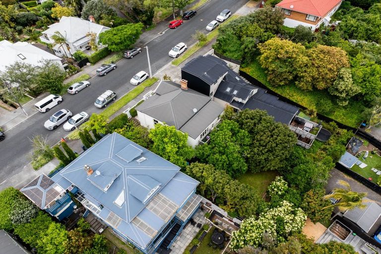 Photo of property in 104 Bassett Road, Remuera, Auckland, 1050