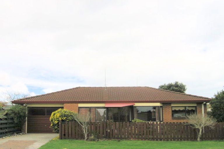 Photo of property in 5 Mccallum Place, Papamoa Beach, Papamoa, 3118