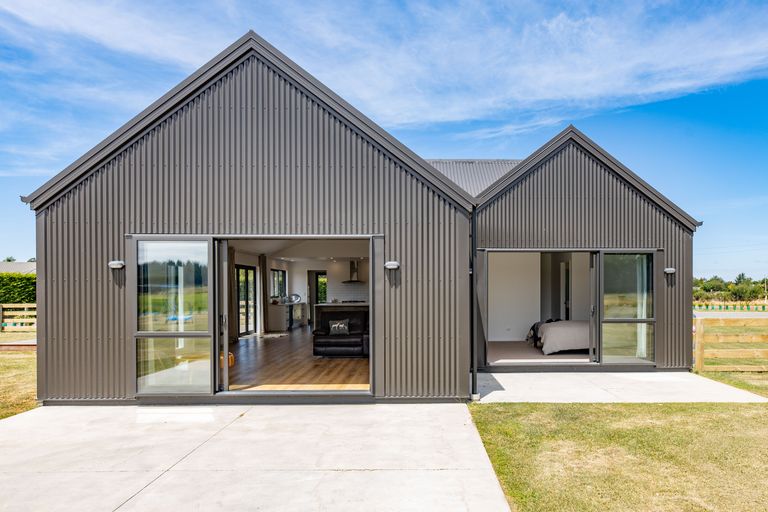 Photo of property in 32 Cridges Road, Darfield, 7510