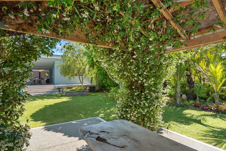 Photo of property in 18 Harbour View Road, Point Wells, Warkworth, 0986