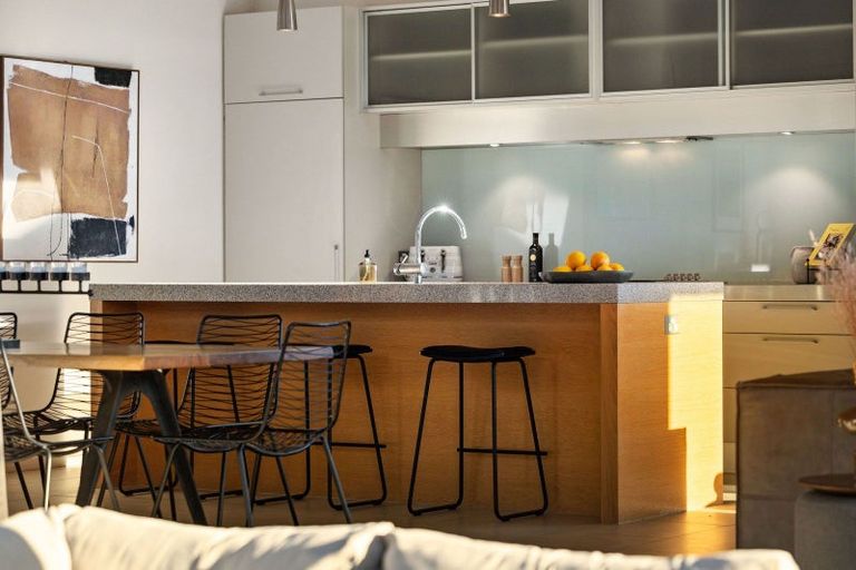 Photo of property in 2 Buckler Court, Jacks Point, Queenstown, 9371