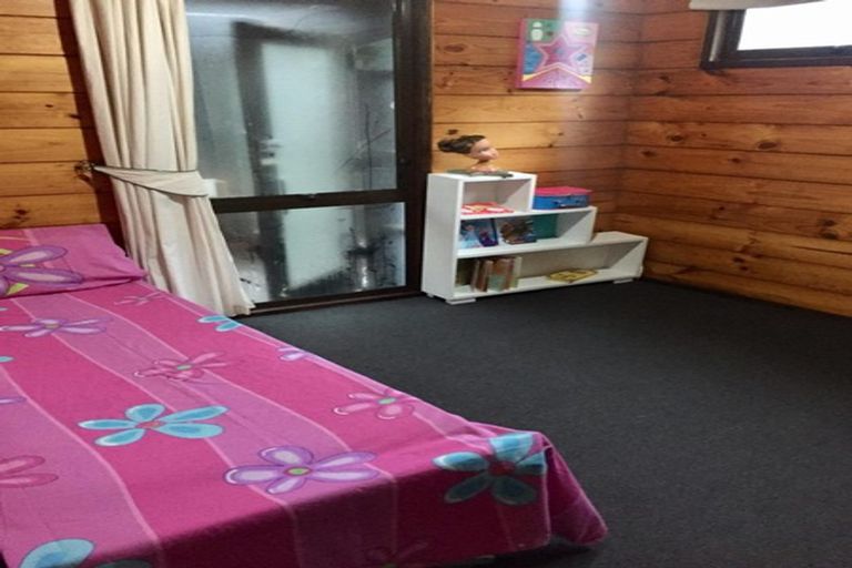 Photo of property in 73 Mountain Road, Western Heights, Rotorua, 3015