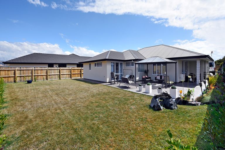 Photo of property in 15 Curtis Street, Stoke, Nelson, 7011