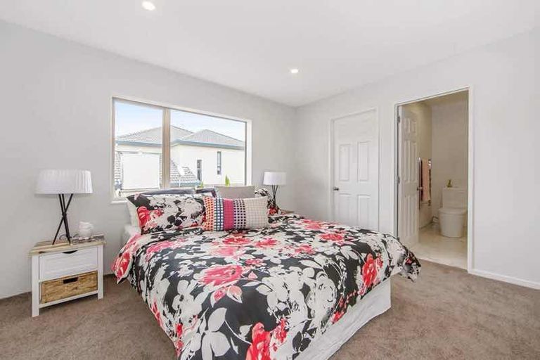 Photo of property in 8 Living Stream Road, Albany Heights, Auckland, 0632