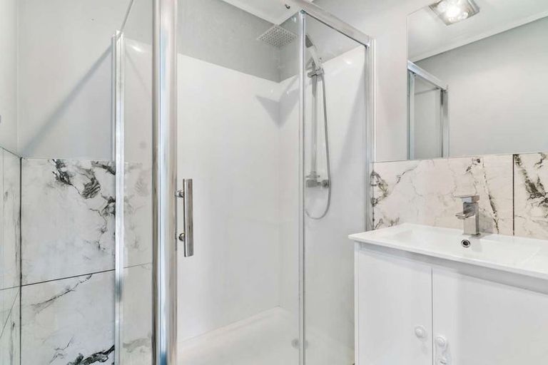 Photo of property in 52 Cambridge Terrace, Papatoetoe, Auckland, 2025