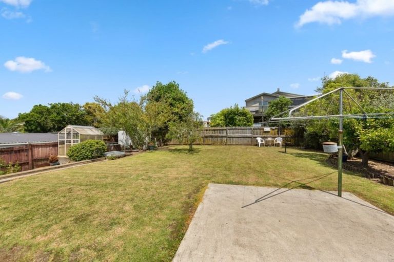 Photo of property in 40 Marendellas Drive, Bucklands Beach, Auckland, 2014