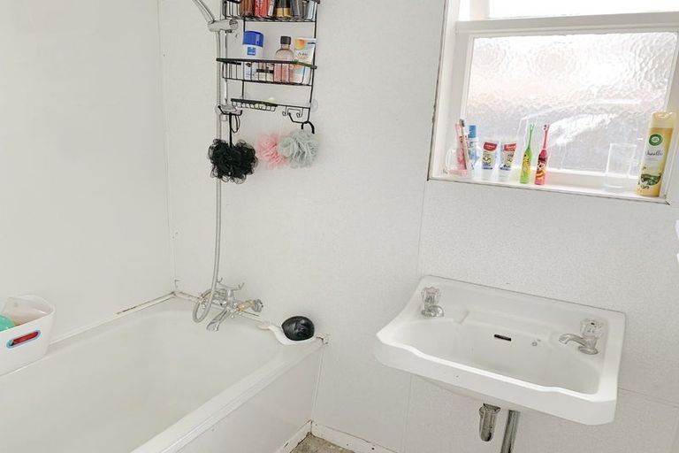 Photo of property in 18b Milson Line, Roslyn, Palmerston North, 4414