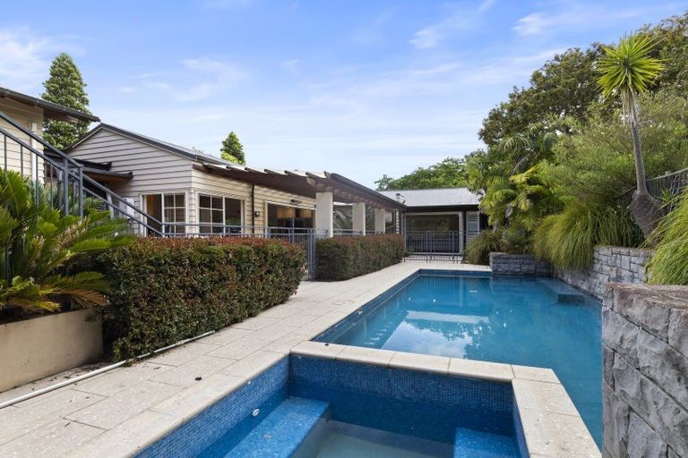 Photo of property in 14 Tiffany Close, Totara Park, Auckland, 2019
