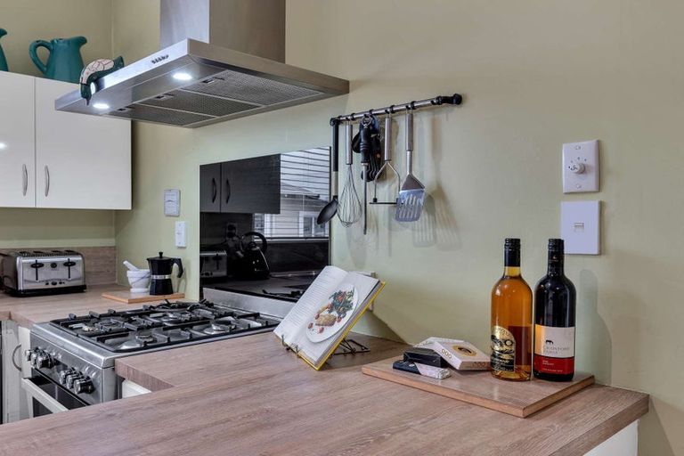 Photo of property in 33 Moore Avenue, Tawhero, Whanganui, 4501