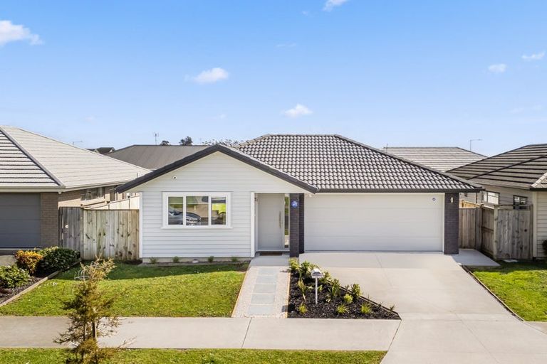 Photo of property in 16 Perla Road, Pukekohe, 2120