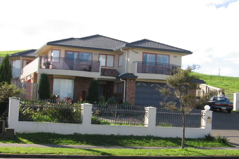 Photo of property in 68 Goodwood Drive, Goodwood Heights, Auckland, 2105