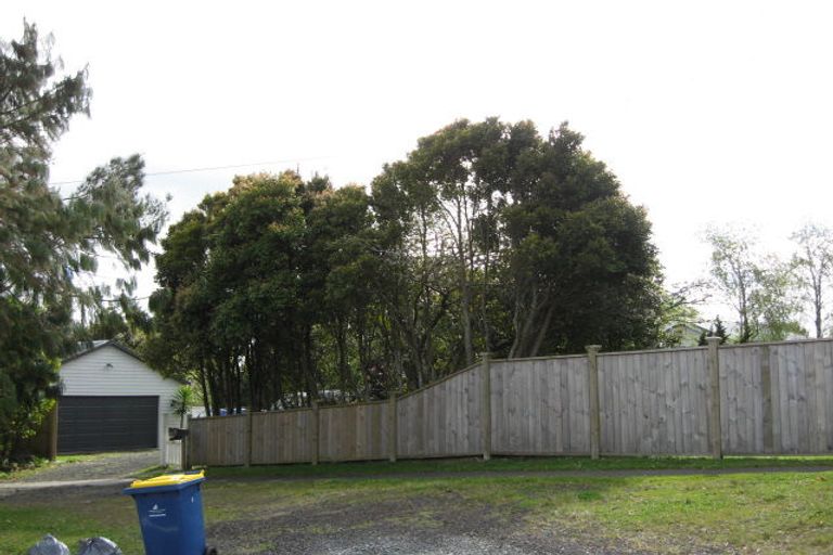 Photo of property in 3 Mcentee Road, Waitakere, Auckland, 0816