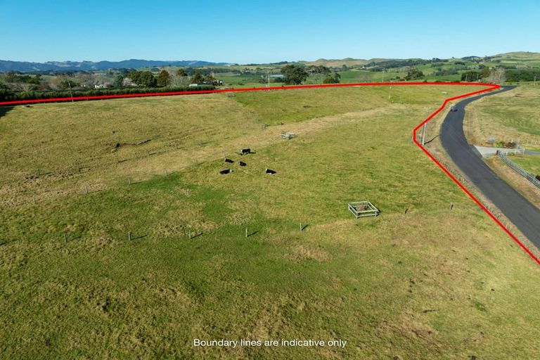 Photo of property in 126 Whiriwhiri Road, Waiuku, 2682