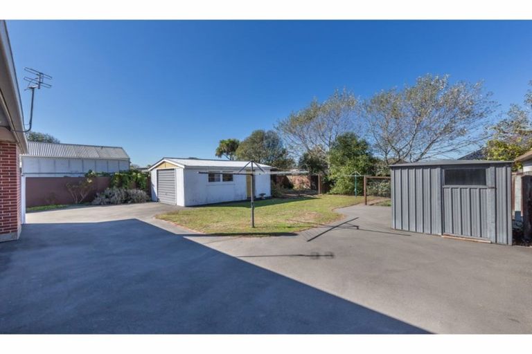 Photo of property in 32 Bournemouth Crescent, Aranui, Christchurch, 8061