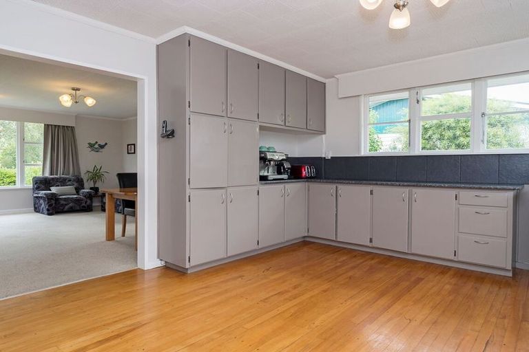 Photo of property in 44 Ruamahanga Crescent, Terrace End, Palmerston North, 4410