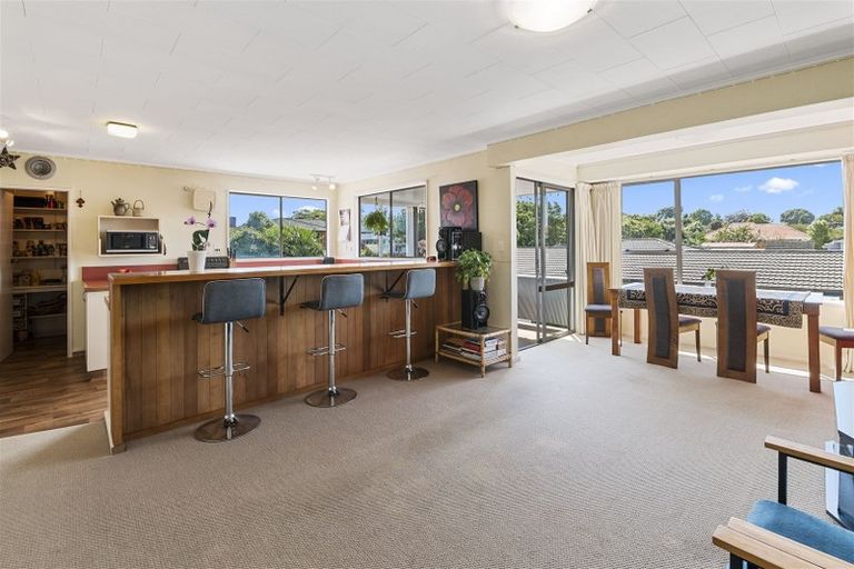Photo of property in 355 Oxford Street, Levin, 5510