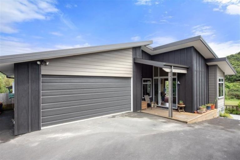 Photo of property in 3a Rohe Drive, Waikawa, Picton, 7220