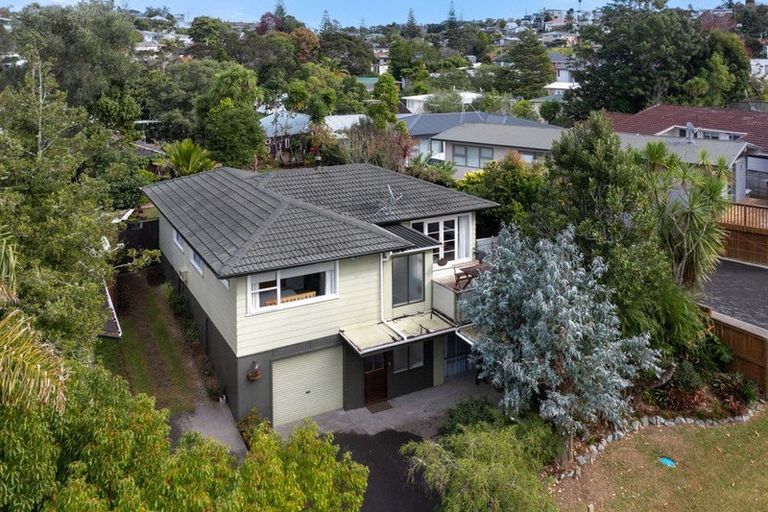 Photo of property in 46 Normanton Street, Glenfield, Auckland, 0629