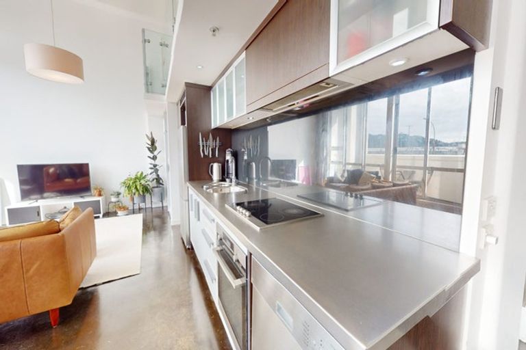 Photo of property in Stadium Garden Flats, 111/107 Thorndon Quay, Pipitea, Wellington, 6011