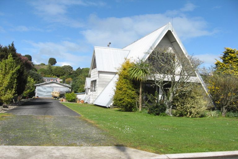 Photo of property in 6 Mokena Street, Urenui, 4375