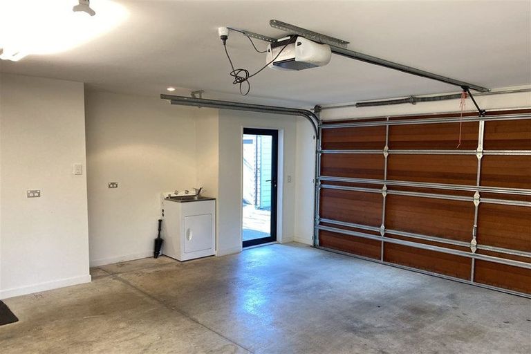 Photo of property in 82 Springfield Road, St Albans, Christchurch, 8014