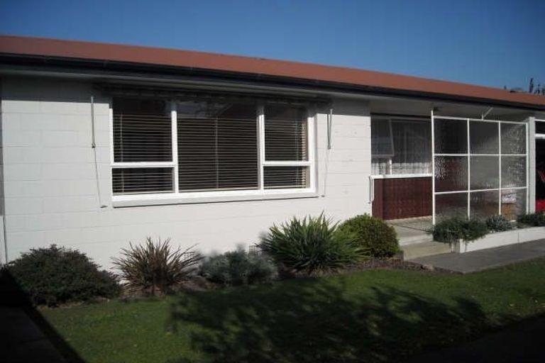 Photo of property in 1/34 Ambleside Drive, Burnside, Christchurch, 8053