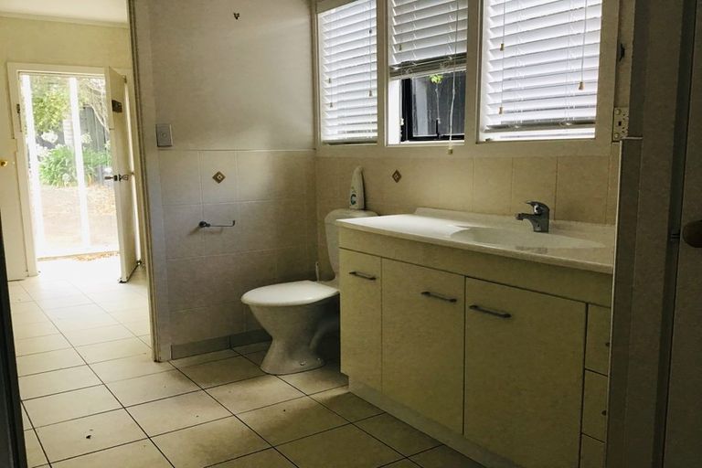 Photo of property in 54 Pinetone Road, Kumeu, 0892