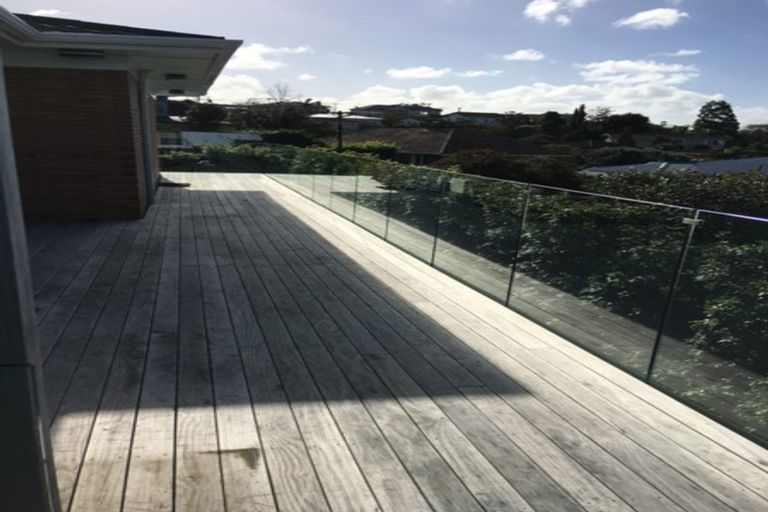 Photo of property in 31a Forrest Hill Road, Milford, Auckland, 0620