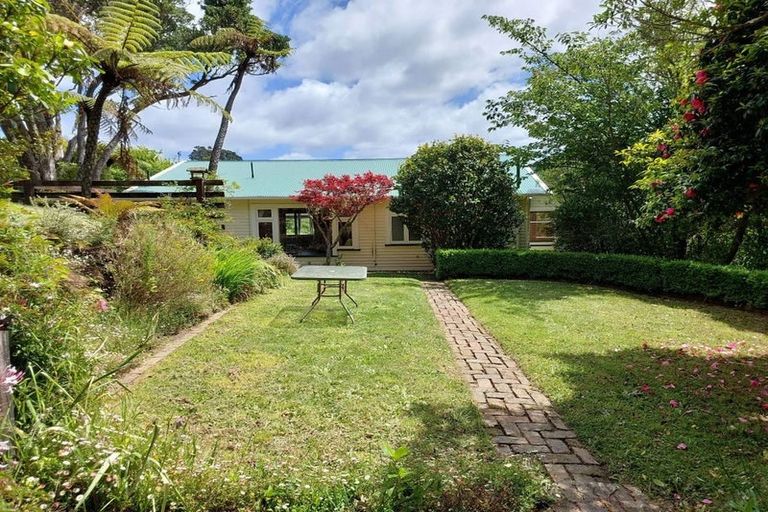 Photo of property in 6 Highland Crescent, Wadestown, Wellington, 6012