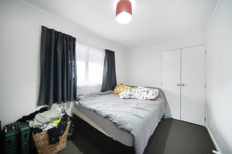 Photo of property in 2/23 Beihlers Road, Weymouth, Auckland, 2103
