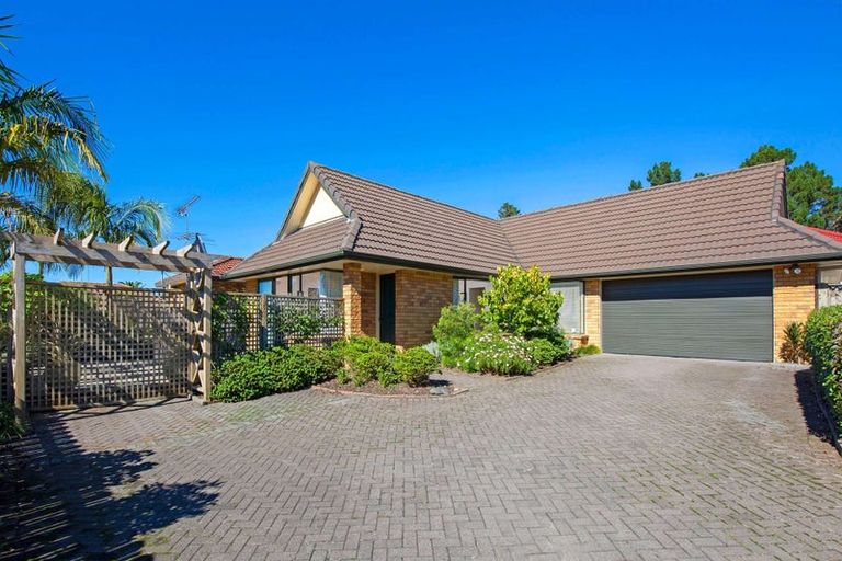 Photo of property in 3/6 Marbeth Court, Botany Downs, Auckland, 2010