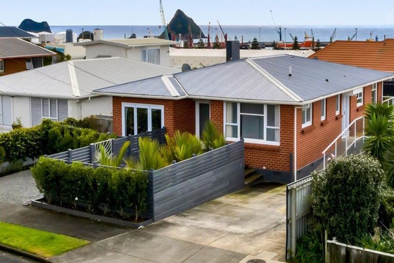 Photo of property in 17 Skinner Street, Blagdon, New Plymouth, 4310