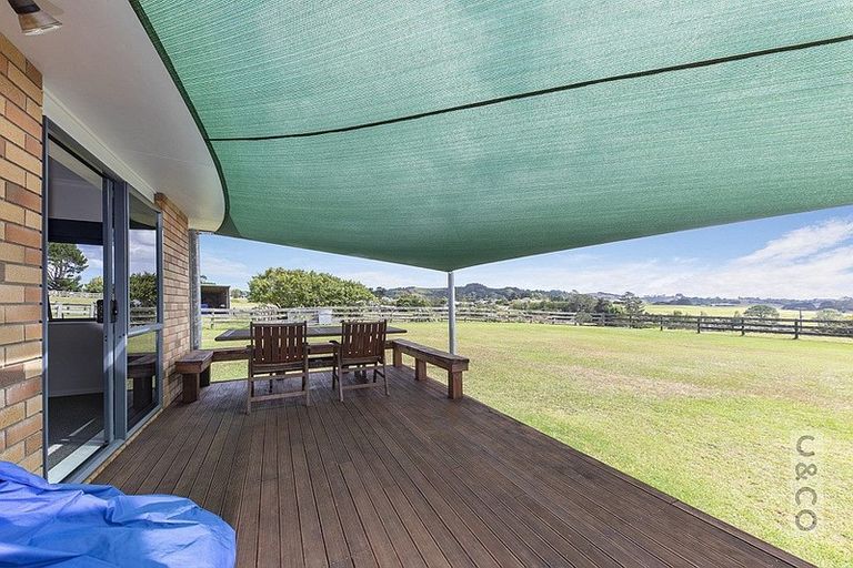 Photo of property in 118 Cottle Road, Taupaki, Henderson, 0782