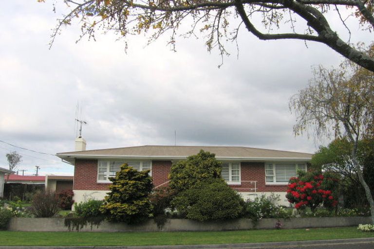 Photo of property in 36 Pemberton Crescent, Greerton, Tauranga, 3112