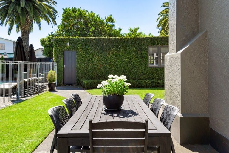 Photo of property in 118a Vigor Brown Street, Napier South, Napier, 4110