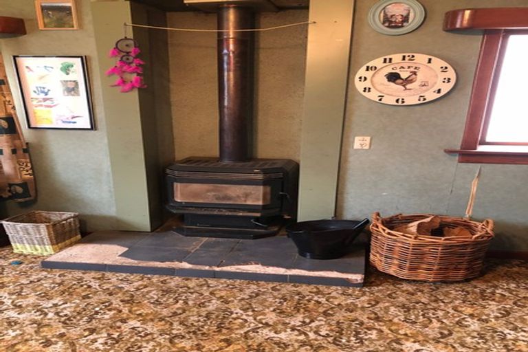 Photo of property in 13 Hunter Street, Edendale, 9825